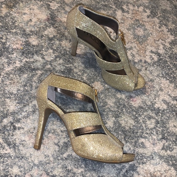 Sparkly gold heels